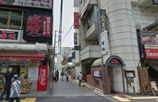 海峡というお店の横の脇道をさらに直進致します